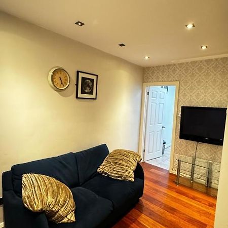 Eastbury Road Home Watford  Eksteriør billede