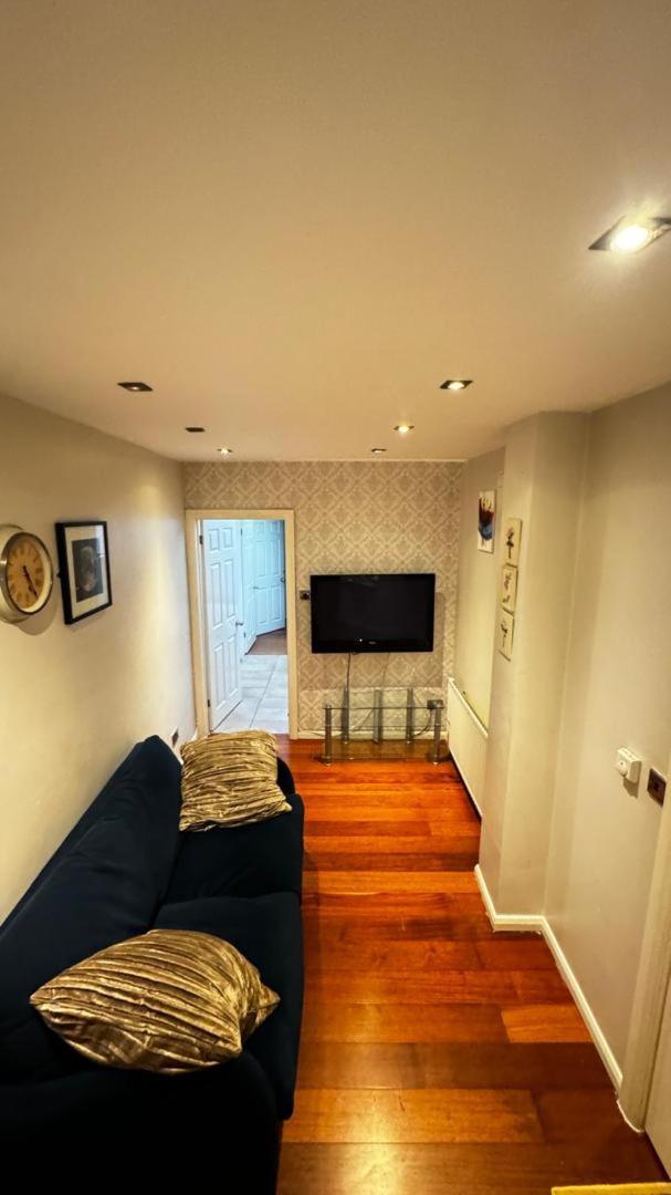 Eastbury Road Home Watford  Eksteriør billede